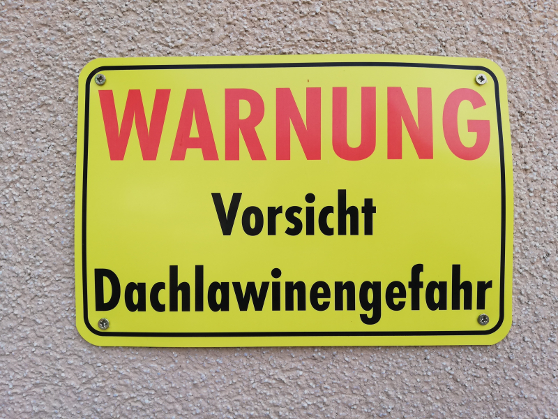 Dachlawine Warnschild